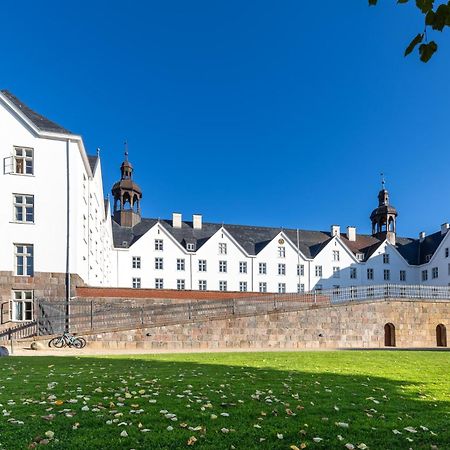 Mooi: Fantastisches Apartment Mit Seeblick Und Stil, Netflix Plön Kültér fotó