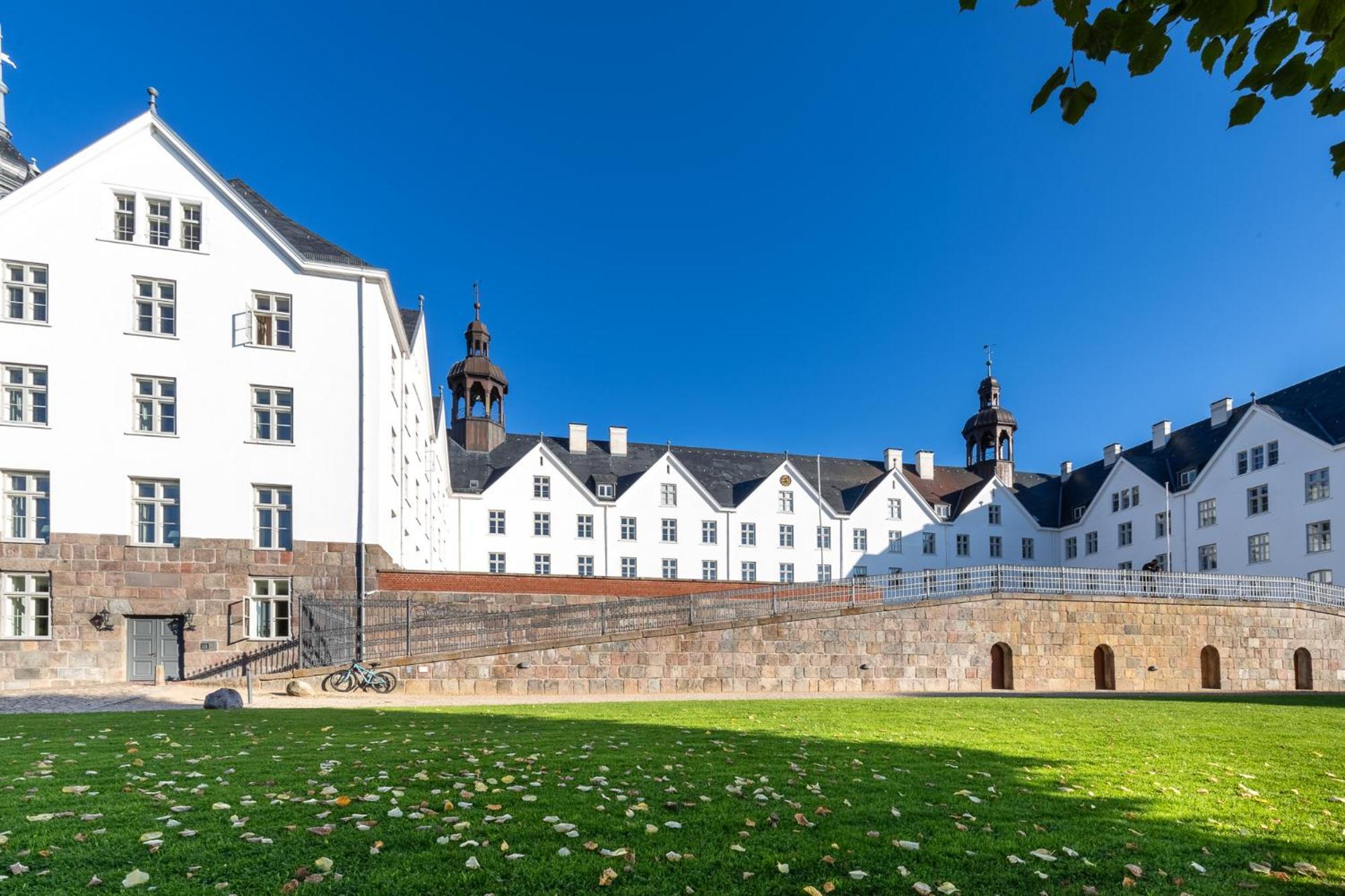 Mooi: Fantastisches Apartment Mit Seeblick Und Stil, Netflix Plön Kültér fotó